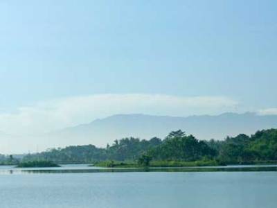 Berlibur ke Wisata Danau Cipule Karawang yang Memanjakan&nbsp;Mata